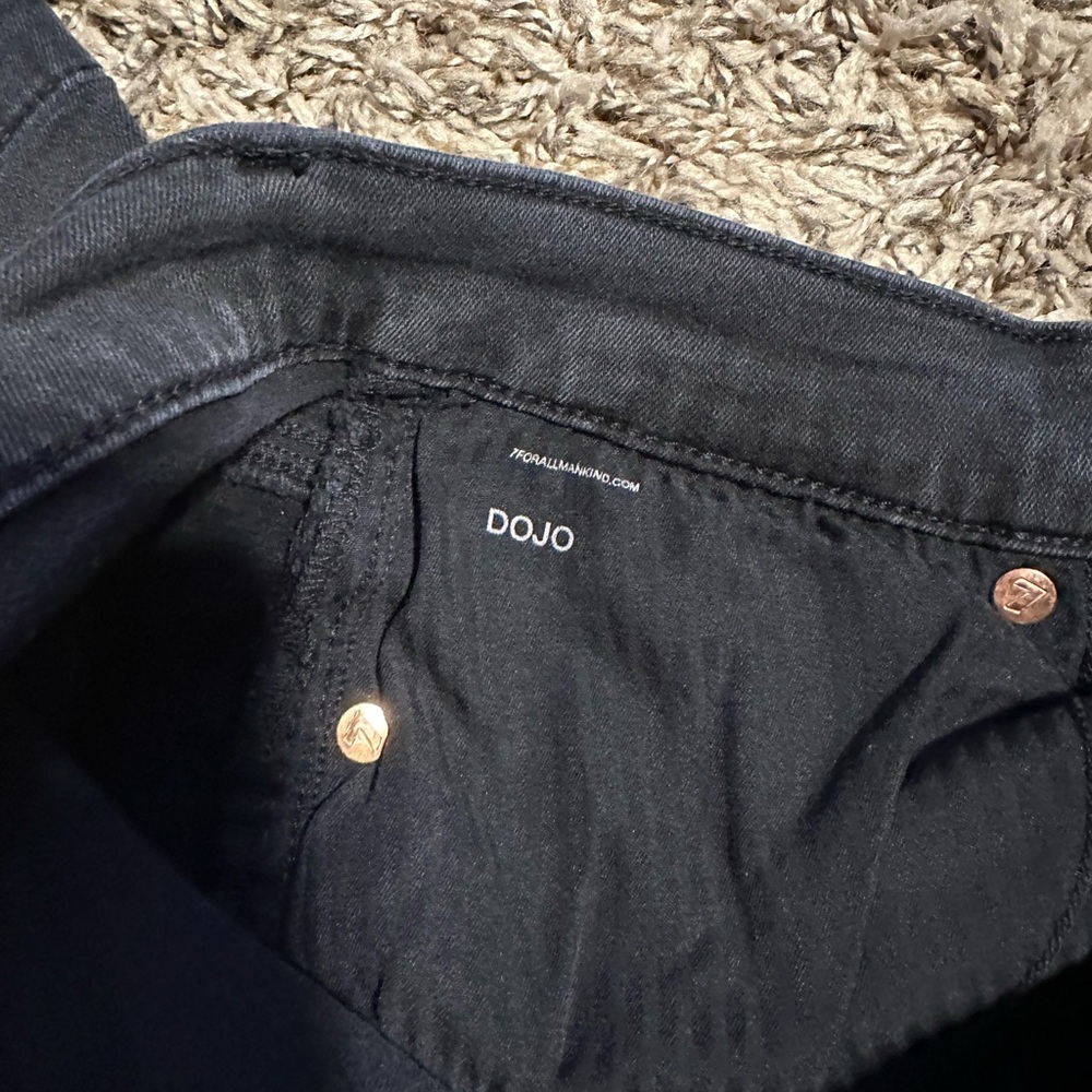 7 For All Mankind Women's Black Flare Jeans size 30 - Picture 5 of 6